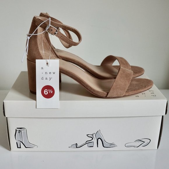 a new day Shoes - A New Day Michaela Taupe Chunky Heel Size 6.5